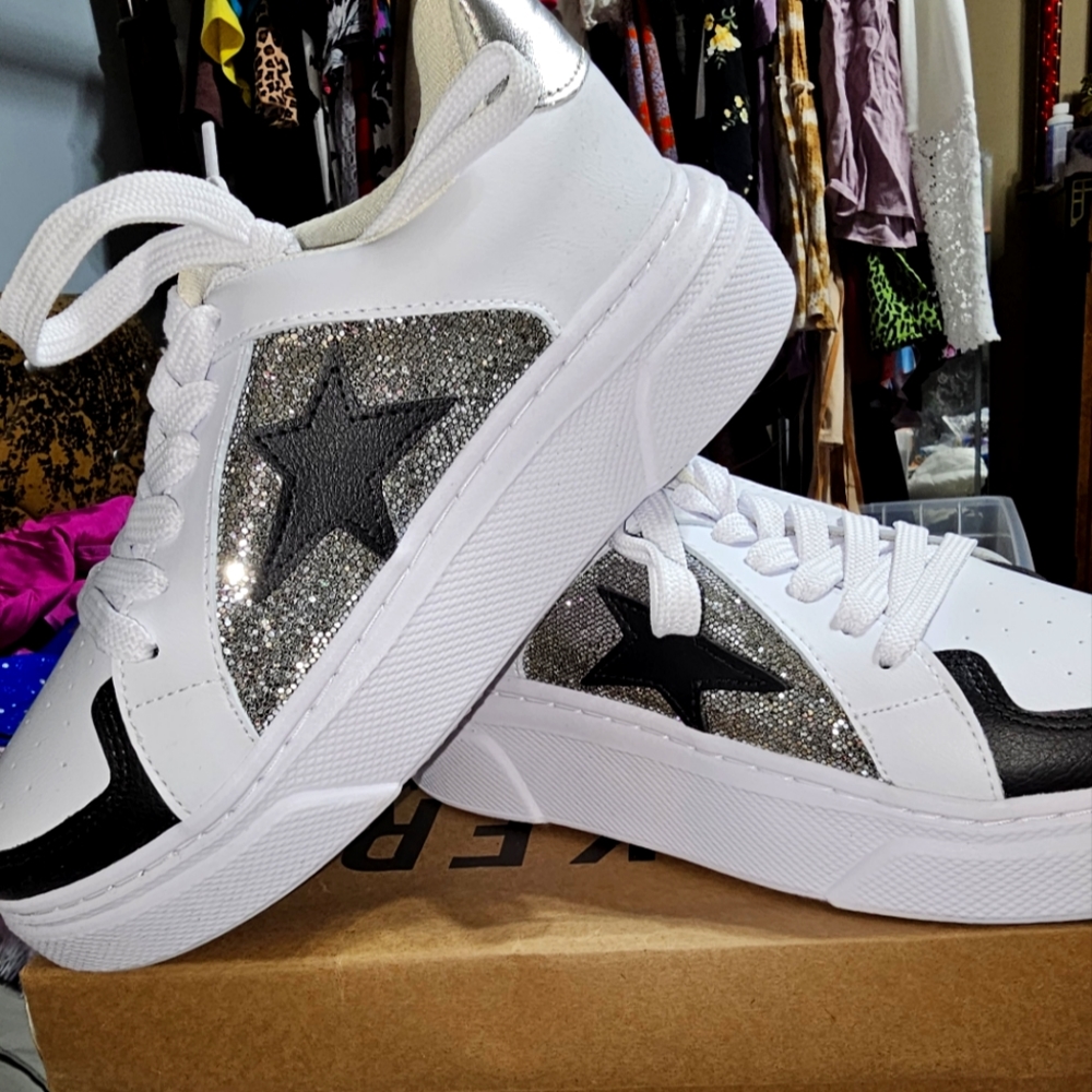 Maker's Tennis Shoes/Sneakers